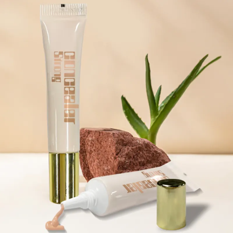 Silkemyk, glatt flytende concealer